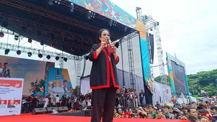 Ketua Umum PDIP, Megawati Soekarnoputri, menyatakan targetnya untuk pasangan calon presiden dan calon wakil presiden nomor urut 3, Ganjar Pranowo-Mahfud MD, (Sumber foto : Kumparan)