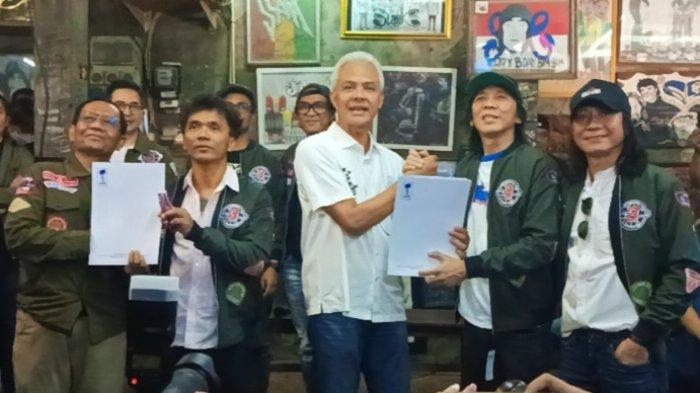 Grup band legendaris Indonesia, Slank, secara resmi mendeklarasikan dukungan mereka untuk pasangan calon presiden dan wakil presiden nomor urut 3, Ganjar Pranowo-Mahfud MD (Jurnalindo.com)