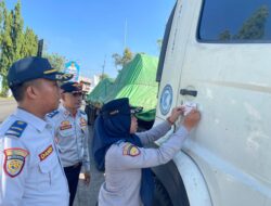 Monitoring Truk Besar di Depan Alun-alum Kembangjoyo, Dishub Pati Himbau jangan Parkir Dibahu Jalan